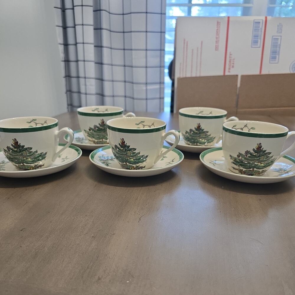 Spode VINTAGE Christmas Tree Tea Cup/ Saucer MADE in ENGLAND Set of 5